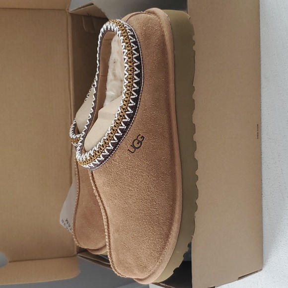 UGG TASMAN WOMENS SIZE 8 - Picture 4 of 8